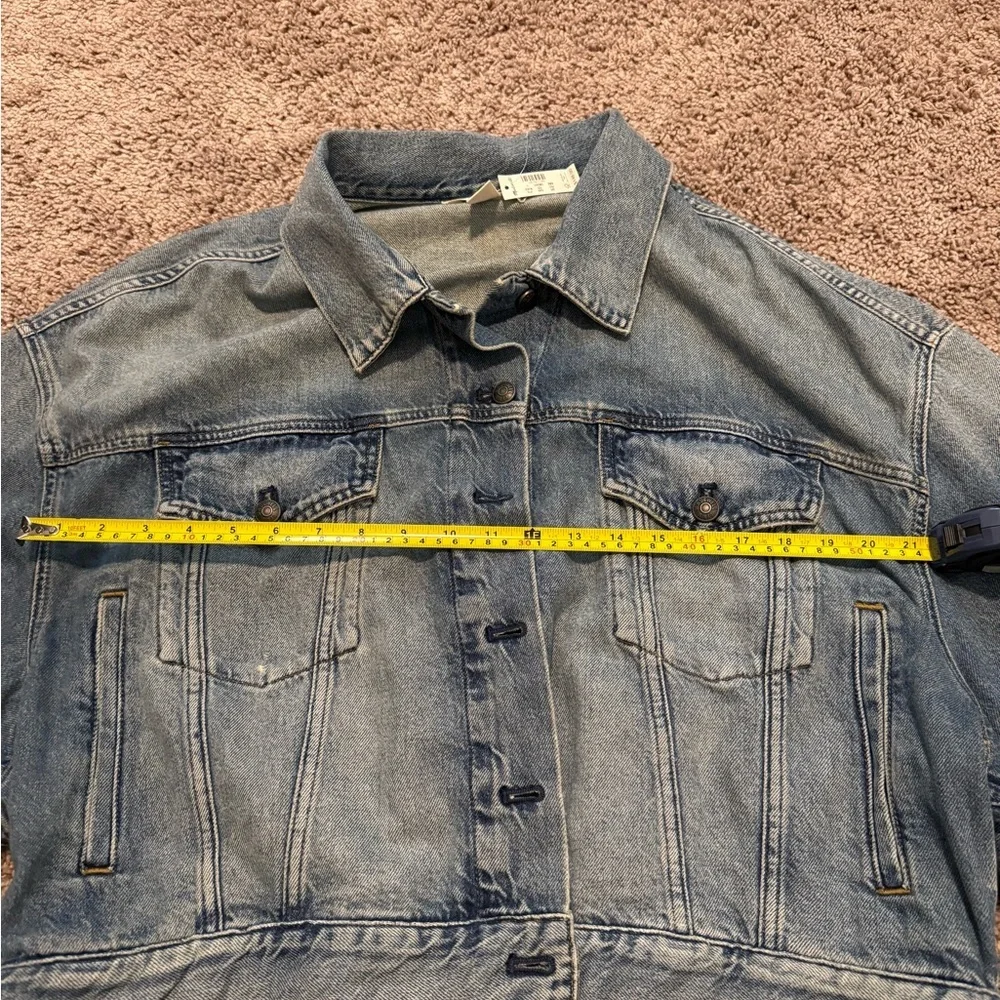 Madewell // NWT Relaxed Crop Jean Trucker Jacket in Billings Wash - Picture 10 of 13